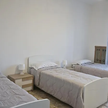 Apartman La Residenza Ad Italia 61 *
