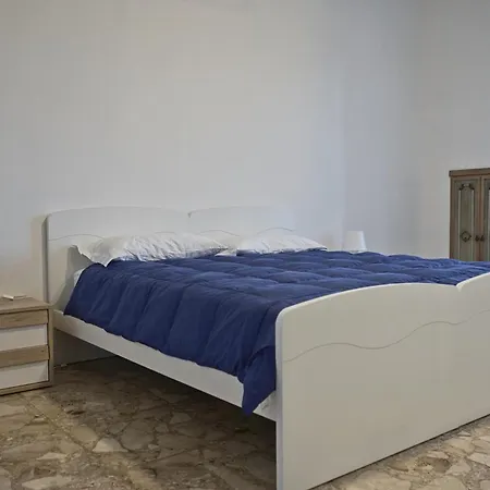 Apartman La Residenza Ad Italia 61 *